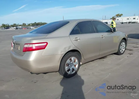 2007 Toyota Camry Le z USA, uszkodzony, nr VIN 4T1BE46K47U015447